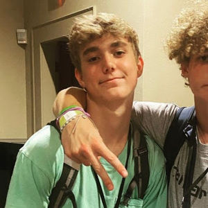 Meet your Posher, Sam